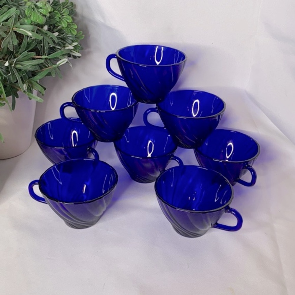 Set of 8 cobalt blue swirl Duralex France glass tea cups